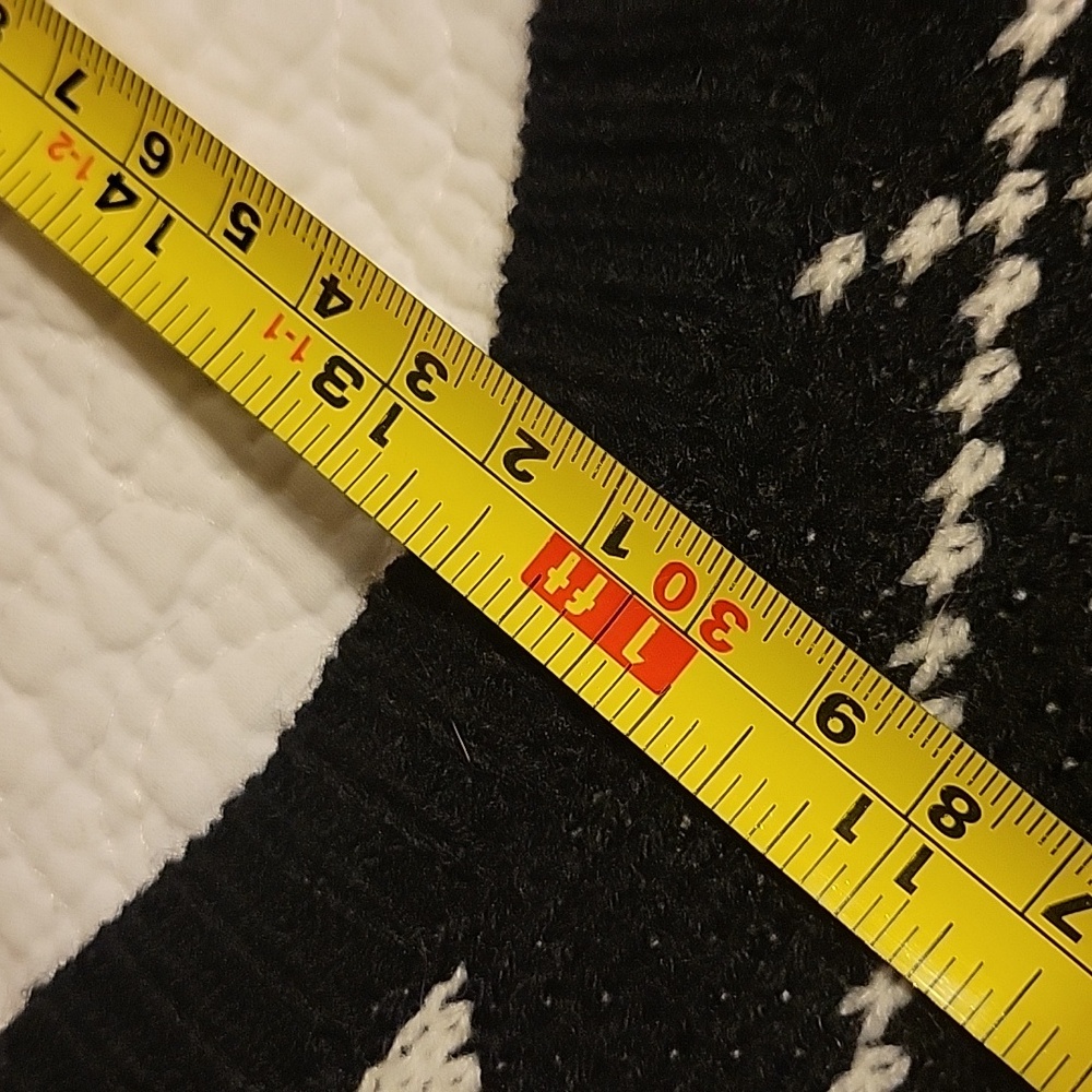 Black & White Skull & Heart Pattern Argyle Sweater Vest. Sz M. Social Collision - Picture 8 of 10